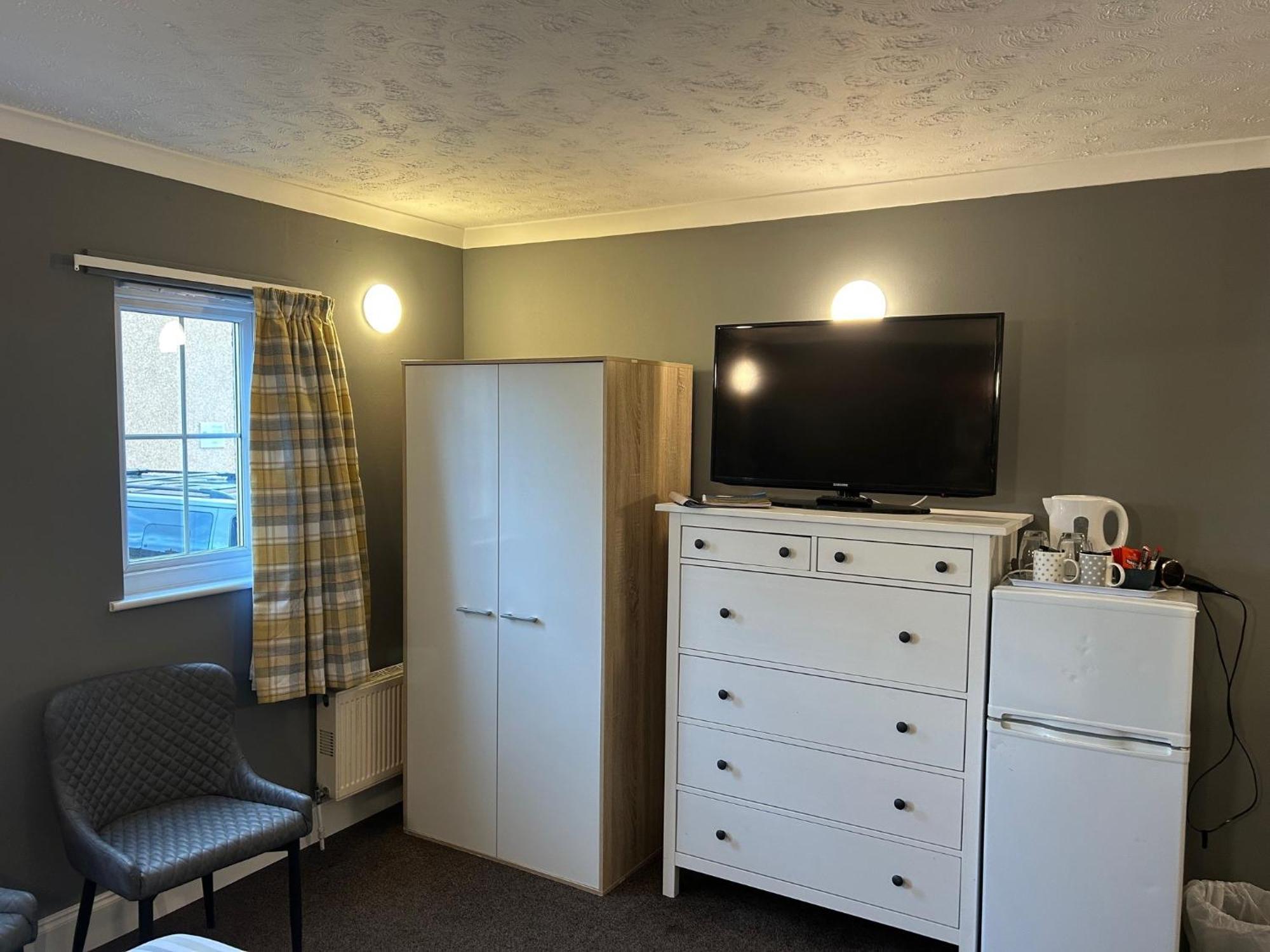 Winmar Hotel Inverness Phòng bức ảnh
